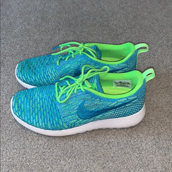 nike sneakers - Picture 4 of 4